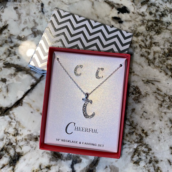 Jewelry Set - Picture 1 of 2